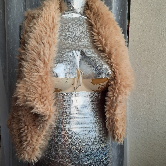 Vegan Fur Teddy Vest Camel Colored NWT Various Sz - Picture 4 of 12